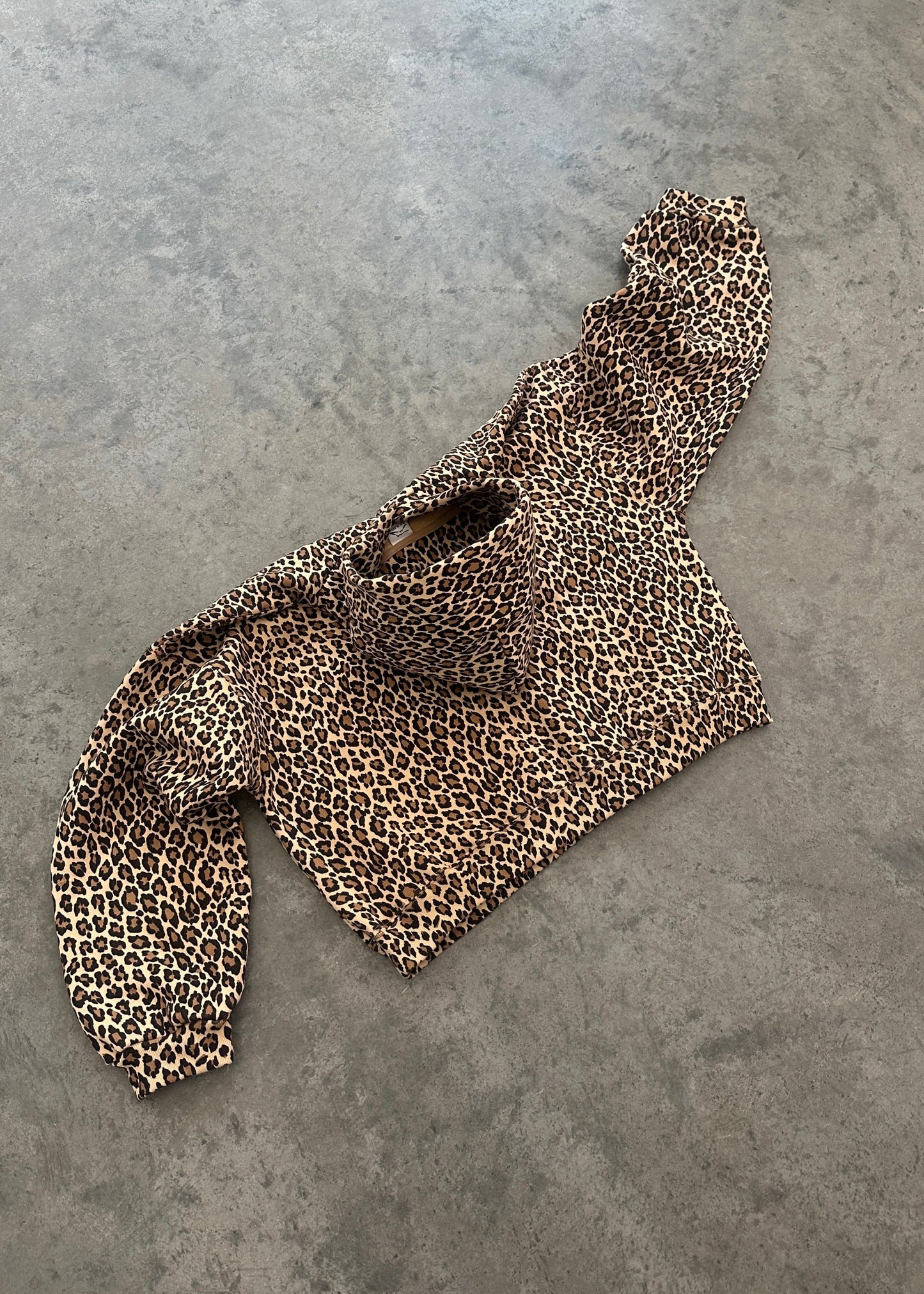 Felpa con cappuccio leopardata SWEATS®