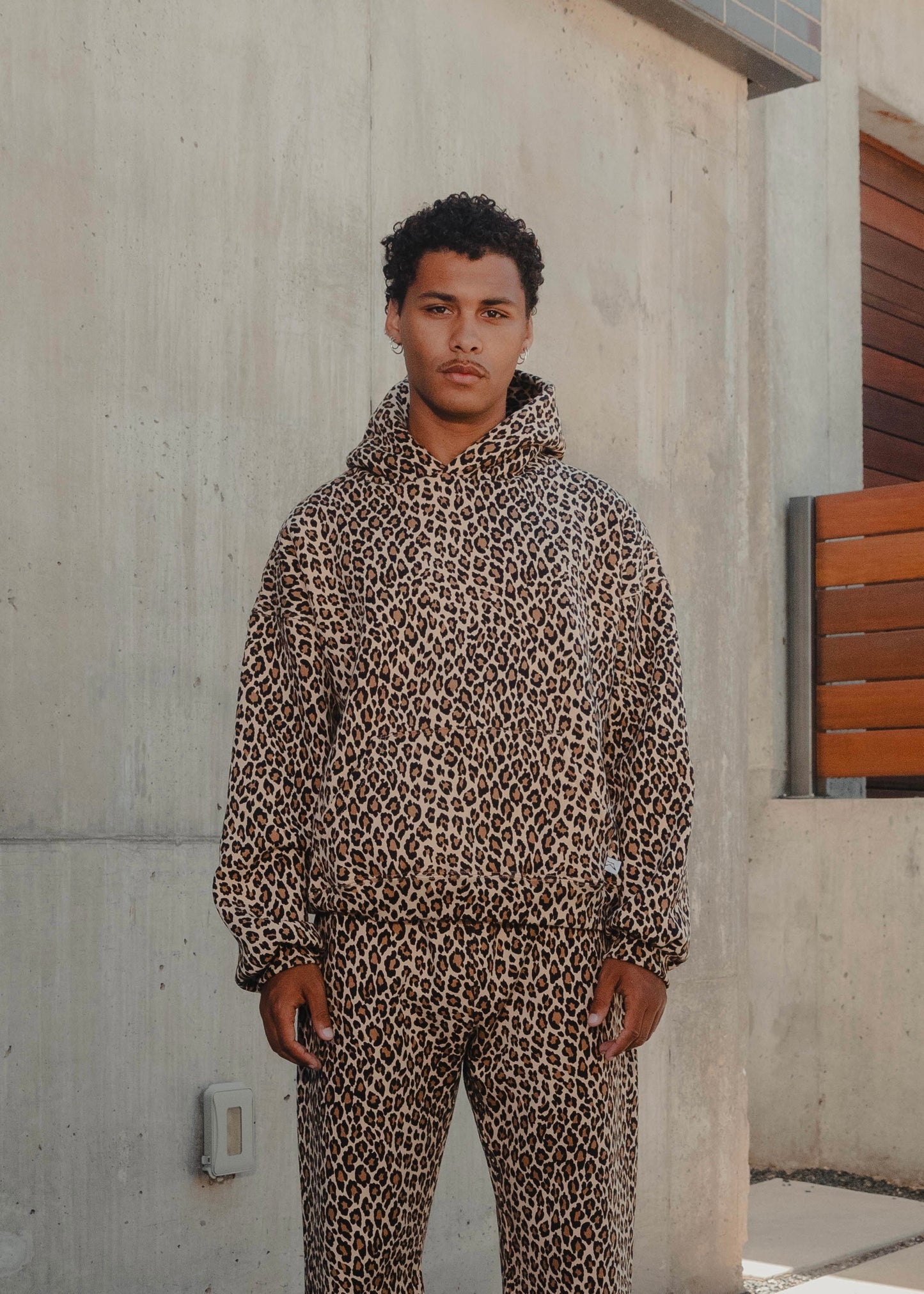 Felpa con cappuccio leopardata SWEATS®