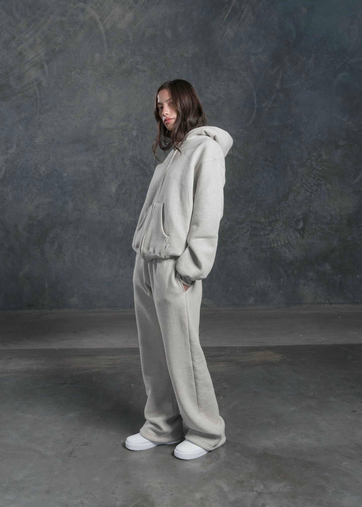 Felpa grigia con cerniera SWEATS®